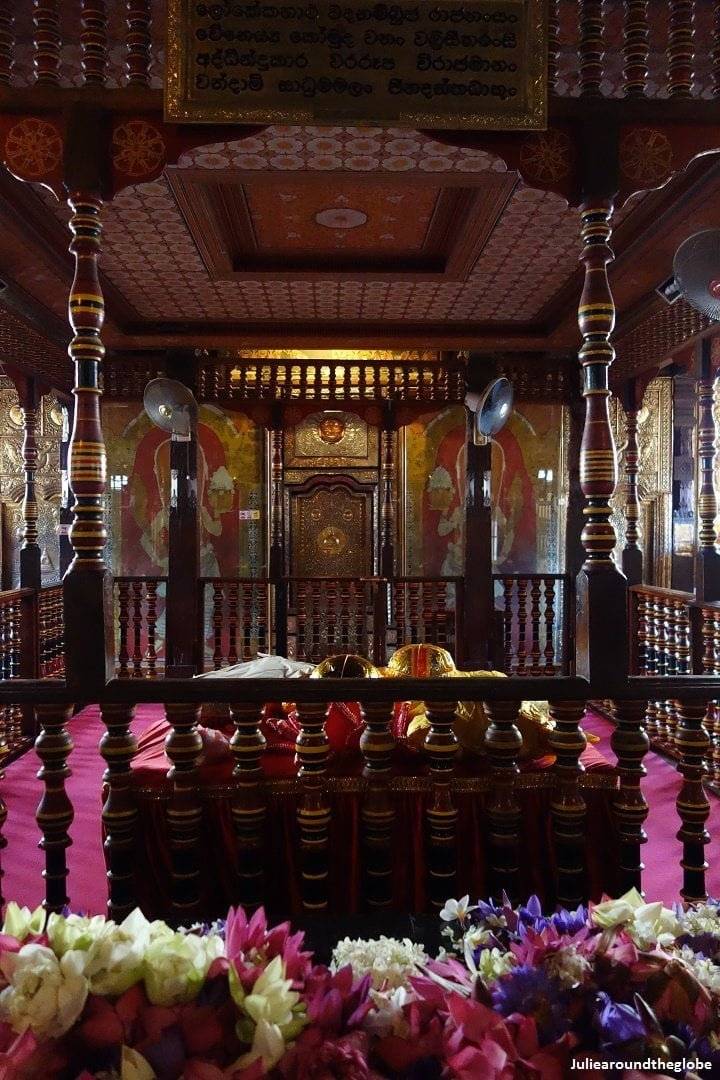 Tooth temple, Kandy, Sri Lanka 1