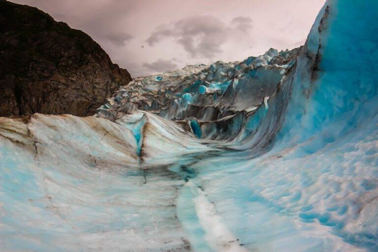 20 Best Adventure Vacations For Couples In The USA