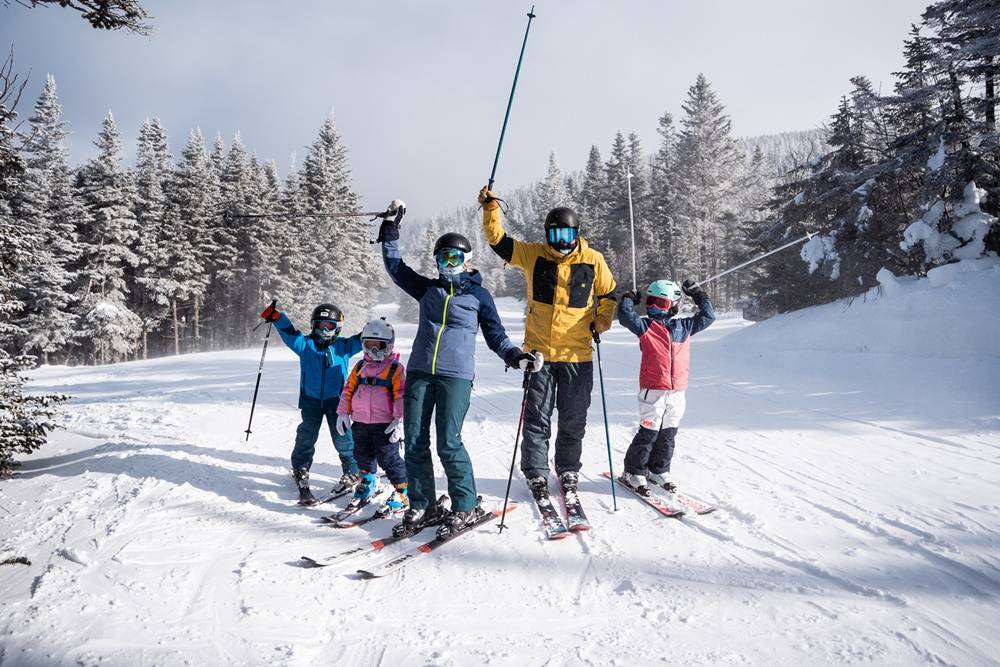 Family skiing at Saddleback