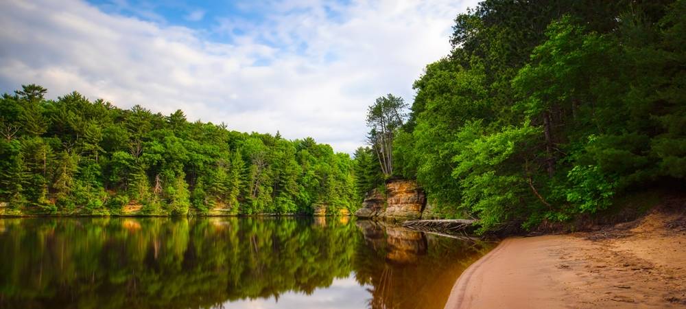 16 Cheap Weekend Getaways in Wisconsin for Couples and Families