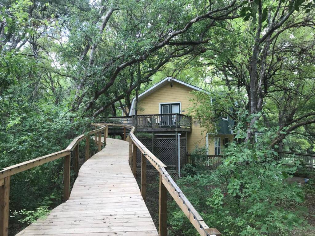 Bed and Breakfast on White Rock Creek TX