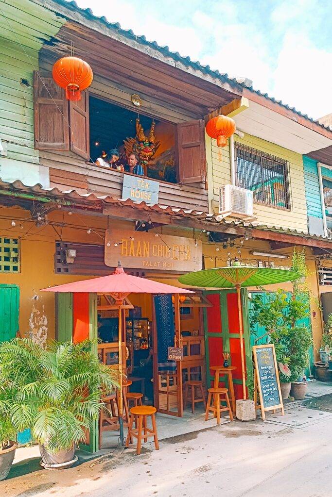 Baan Chim Cha Tea House in Talat Noi, Bangkok