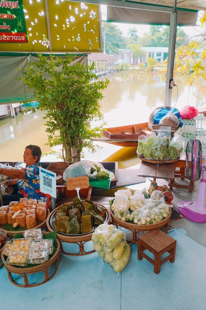 Khlong Lat Mayom, Floating Market in Bangkok