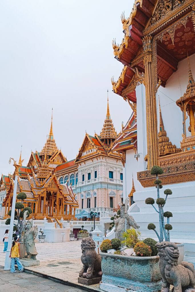 The Temple of the Emerald Buddha and the Grand Palace (2)