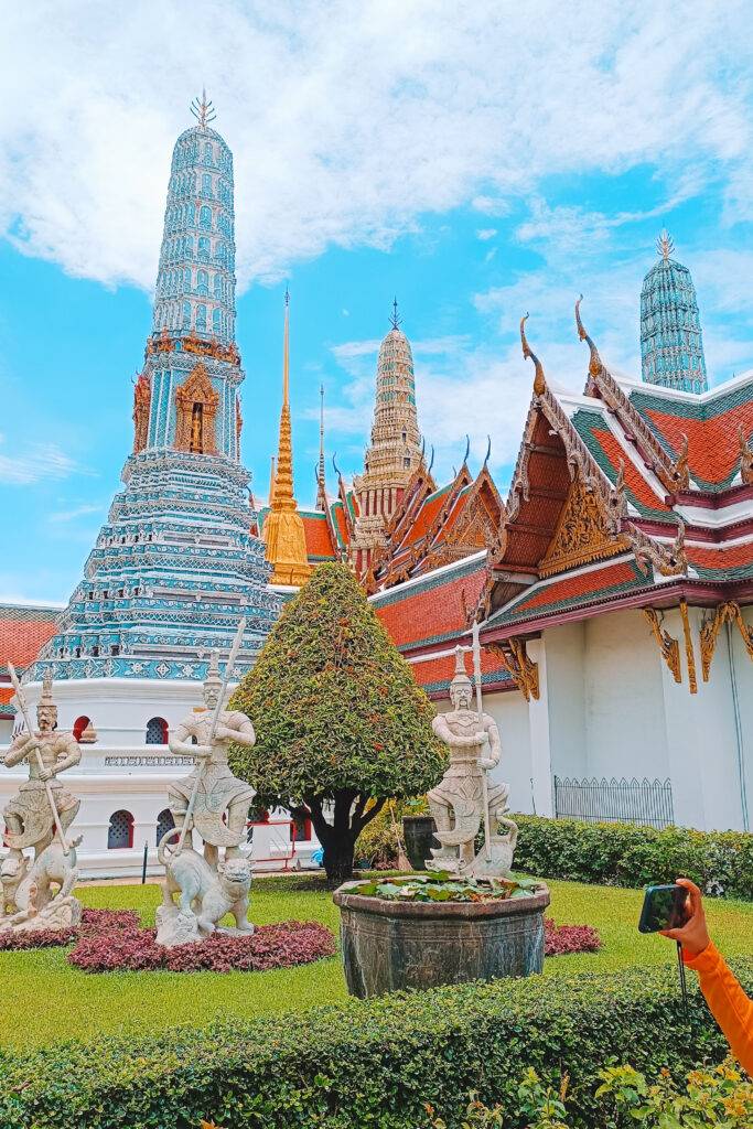 The Temple of the Emerald Buddha and the Grand Palace (2)