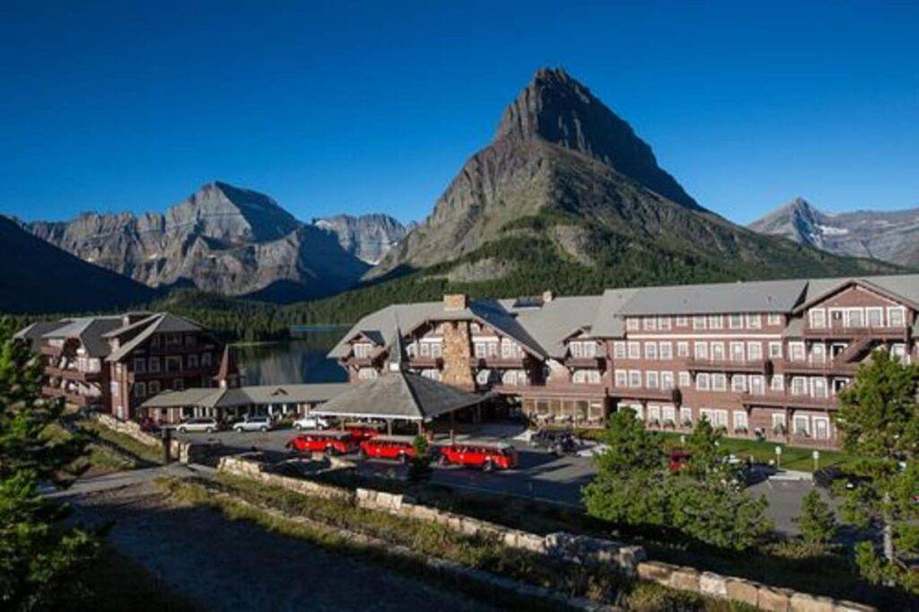 Many Glacier Hotel, Montana Many Glacier Hotel, Montana