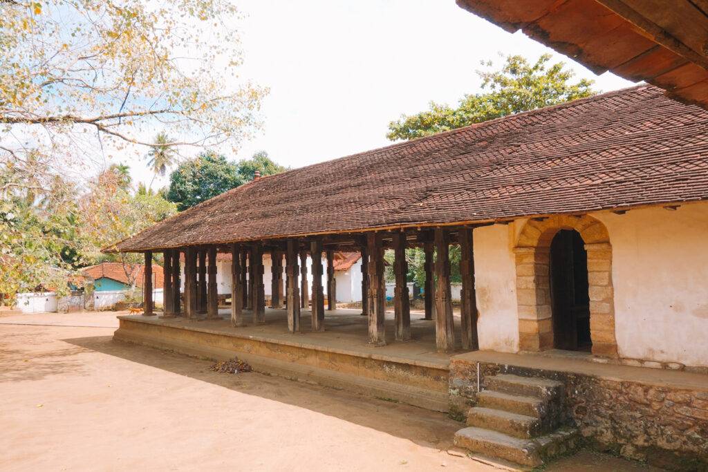 Embekka Devalaya, Kandy