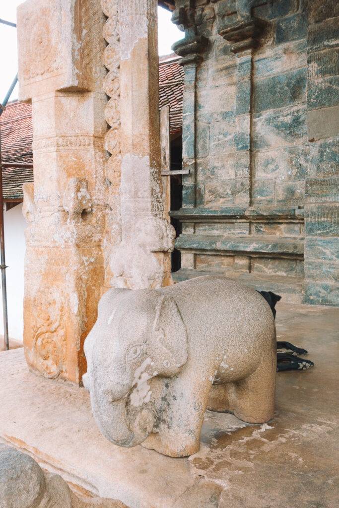 Gadaladeniya Temple, Kandy