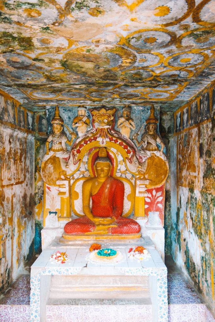 Gadaladeniya Temple, Kandy