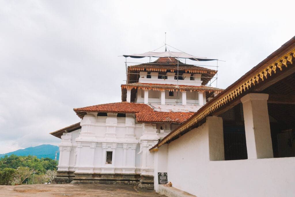 Lankatilaka Temple, Kandy
